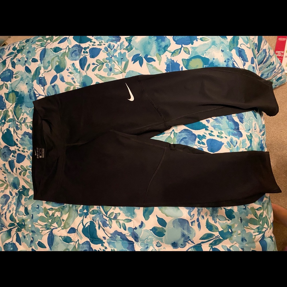 Nike dry fit leggings. 7/8 length.